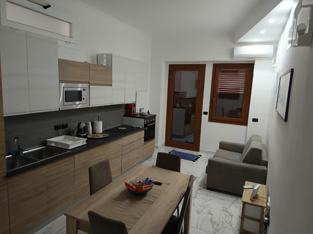 Η κουζίνα ή μικρή κουζίνα στο Ammiri Apartment