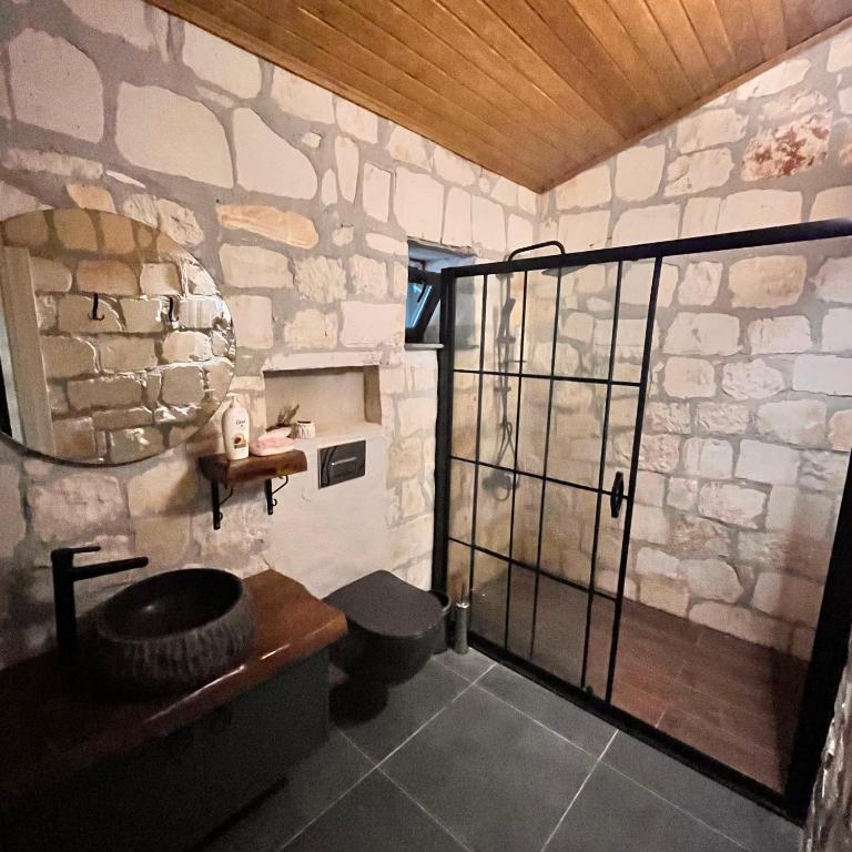 Koupelna v ubytování Yusalis Garden Hotel