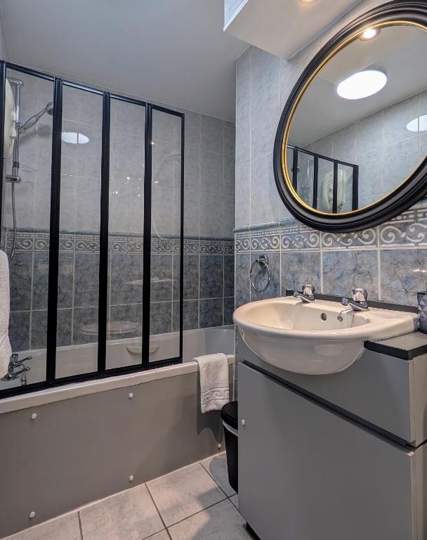 The Albert - Resim 6