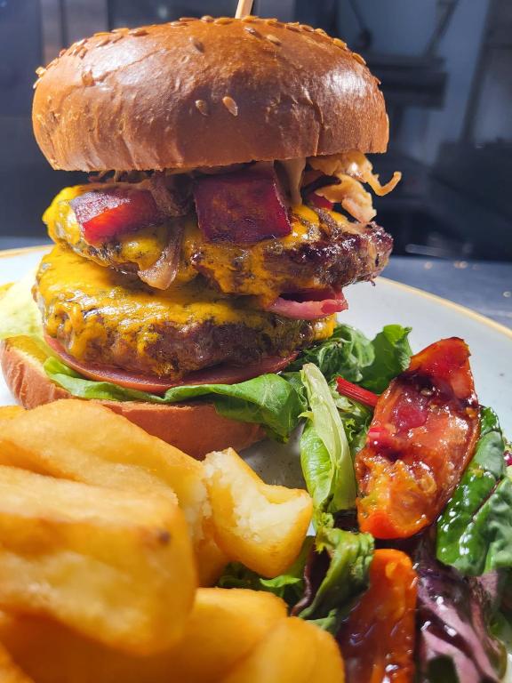 The Albert - Resim 23