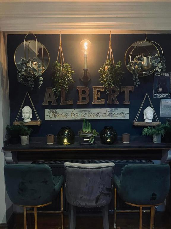 The Albert - Resim 24