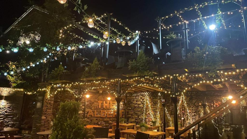 The Albert - Resim 25