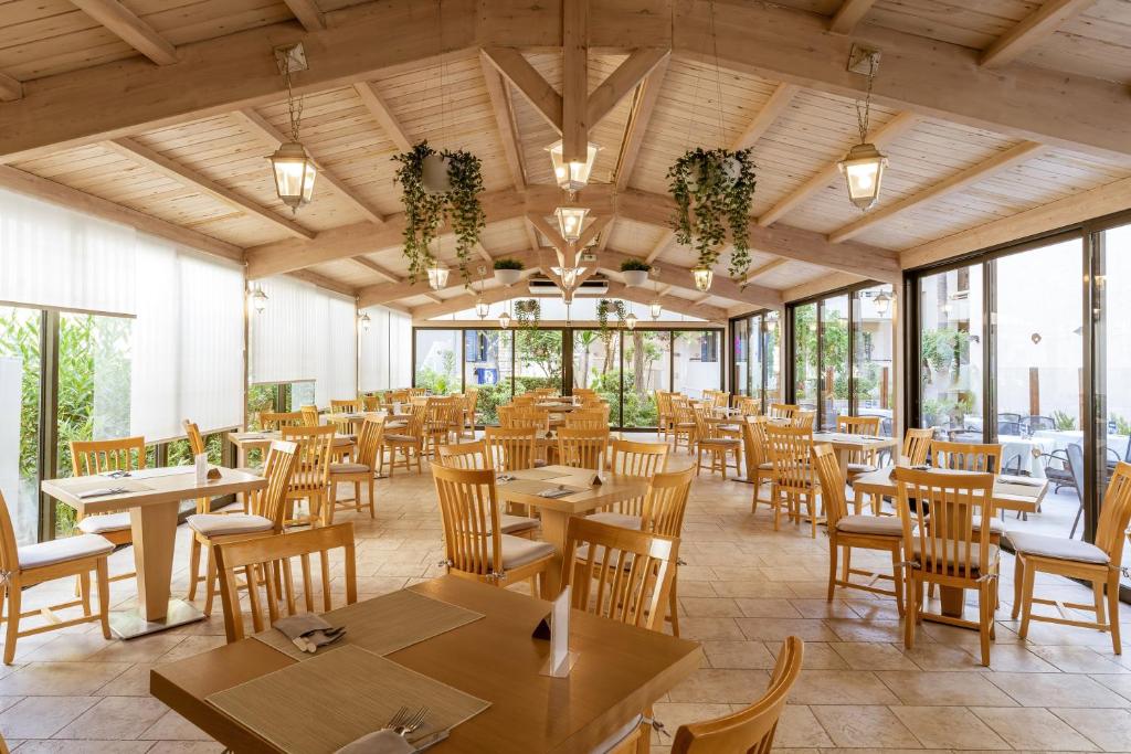 Restaurace v ubytování Pearl Beach