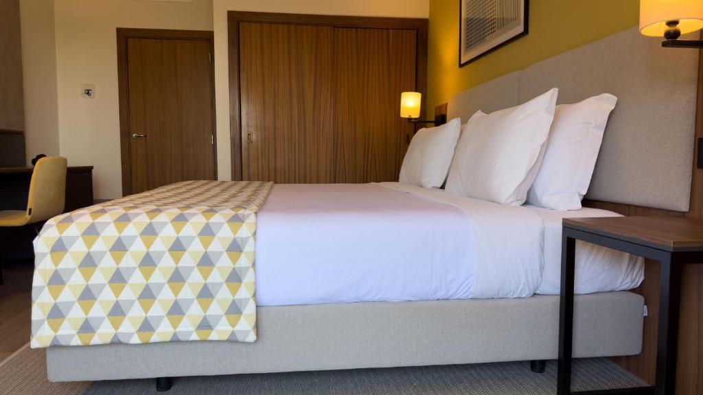 Holiday Inn Algarve Albufeira by IHG - 4