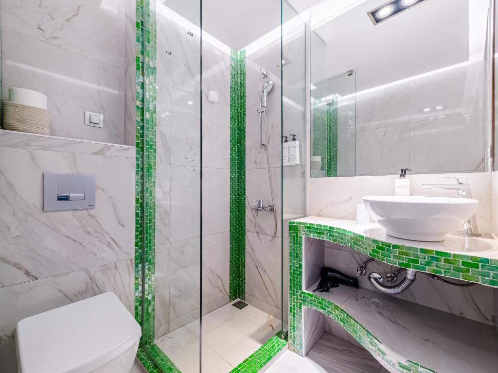 Alpha Luxury Suites - 17