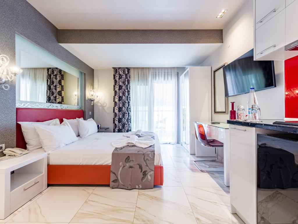 Alpha Luxury Suites - 18