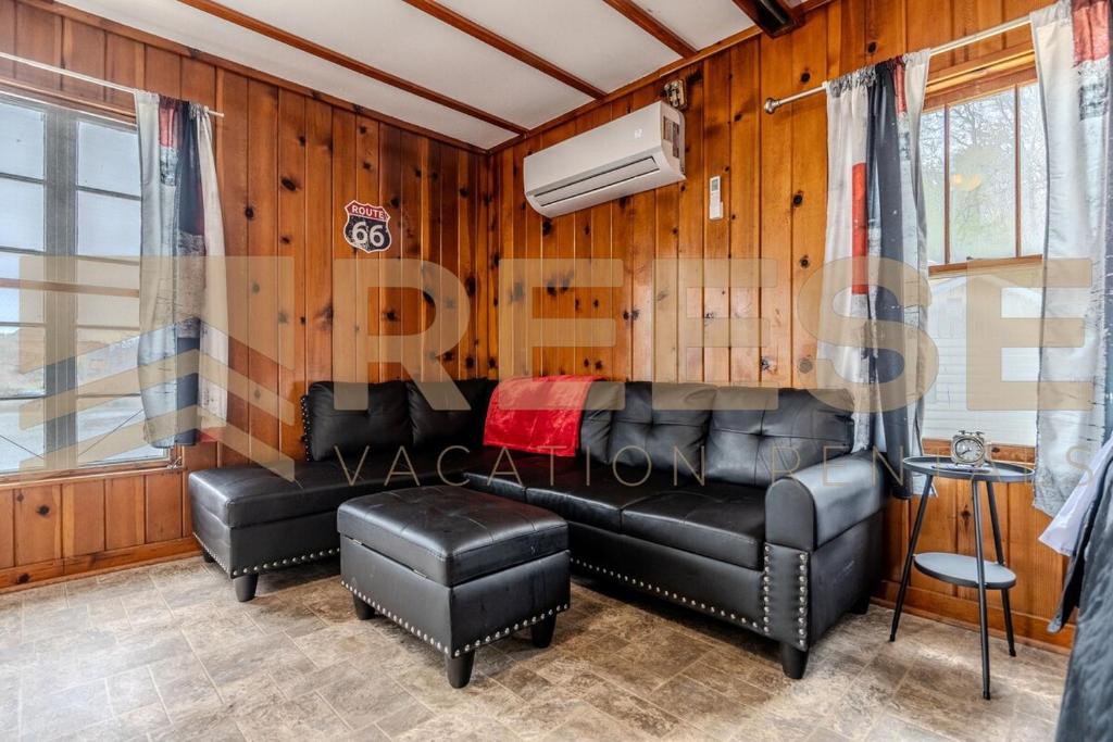 Χώρος καθιστικού στο Beach Cabin #5