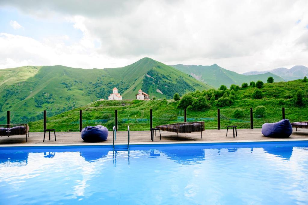 Nespecifikovaný výhled na hory nebo výhled na hory při pohledu z hotelu