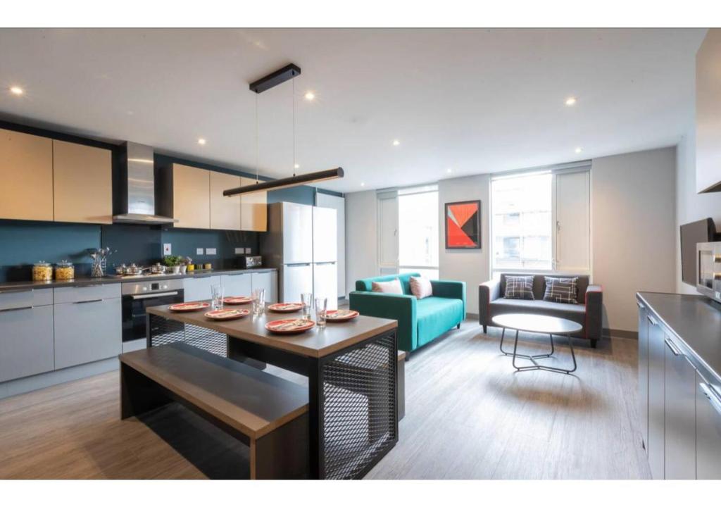 Cucina o angolo cottura di JOIVY Affordable Dublin Thomas Street - Adults only