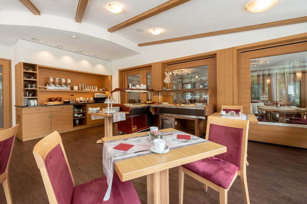 Kuchyň nebo kuchyňský kout v ubytování Hotel Rössle Berneck
