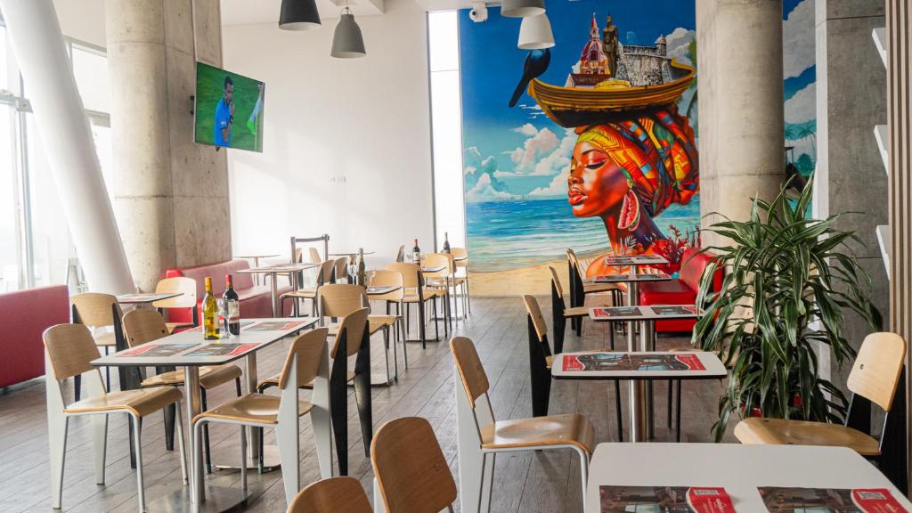 Restaurace v ubytování ibis Cartagena Marbella