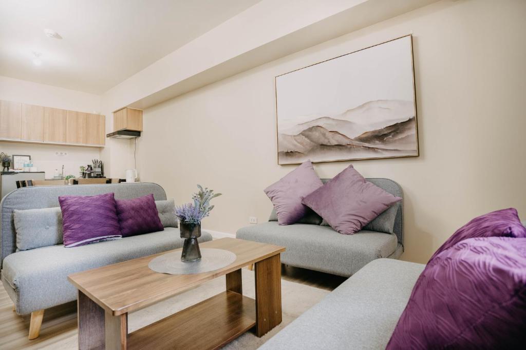 Posezení v ubytování NEW! Trendy 1BR in Cebu IT Park- Central location