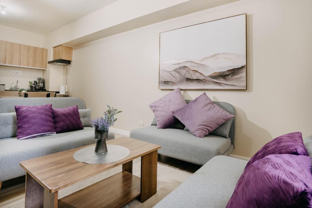 Posezení v ubytování NEW! Trendy 1BR in Cebu IT Park- Central location