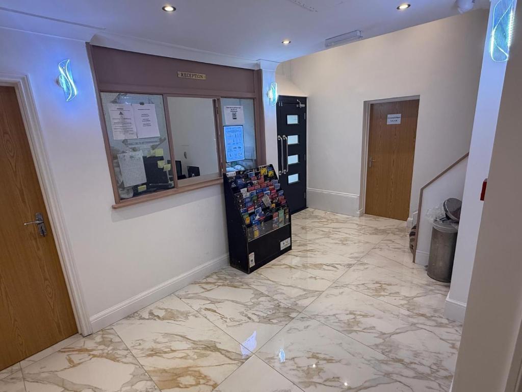 Olympia Inn Hotel - Resim 3