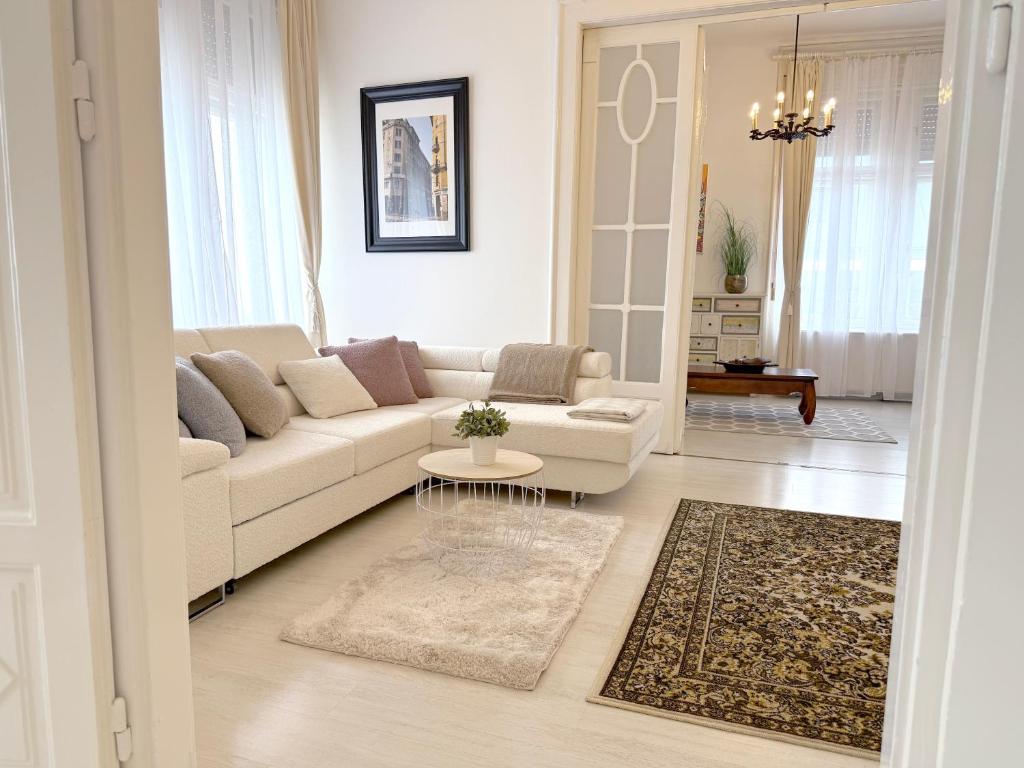 Posedenie v ubytovaní Elegant 125m2 apartment in center of Budapest