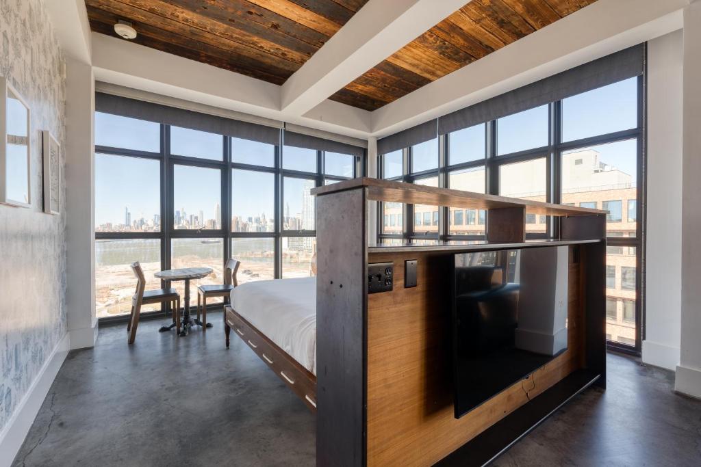 Kuchyň nebo kuchyňský kout v ubytování Wythe Hotel
