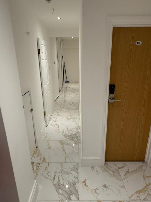 Olympia Inn Hotel - Resim 12