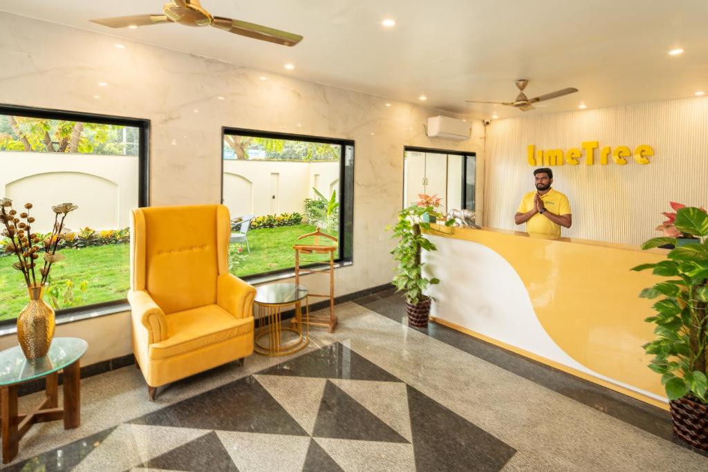 Posezení v ubytování Lime Tree Hotel & One Bed Room Serviced Apartment - Noida Sector 50 Metro with Party Venue