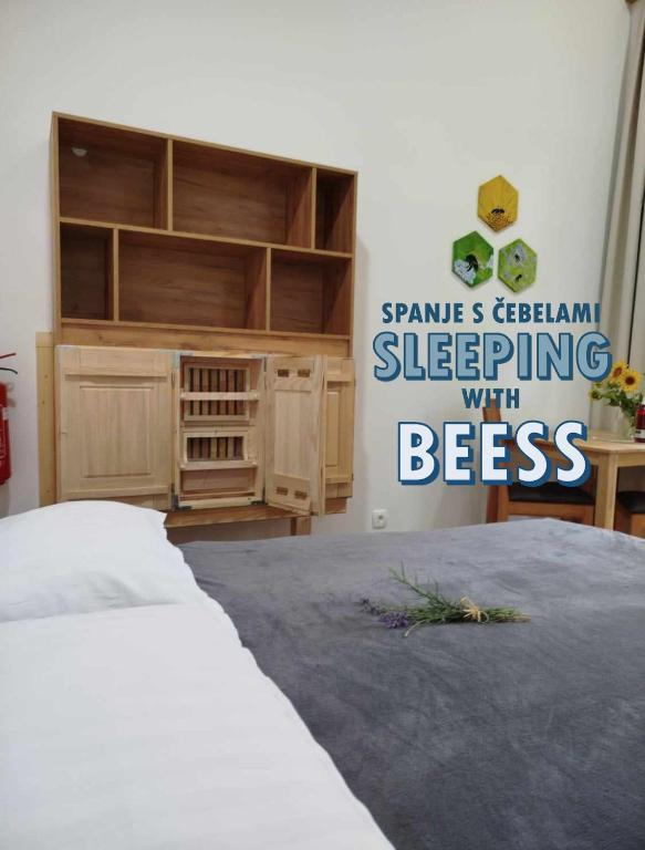 Postel nebo postele na pokoji v ubytování Glamping Apiturizem Kr'Bee