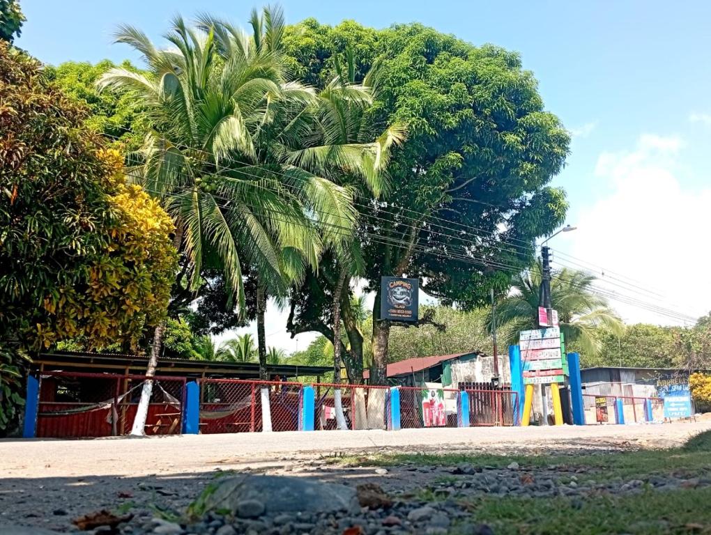 Fotografie z fotogalerie ubytování Allalu Camping Corcovado v destinaci Puerto Jiménez