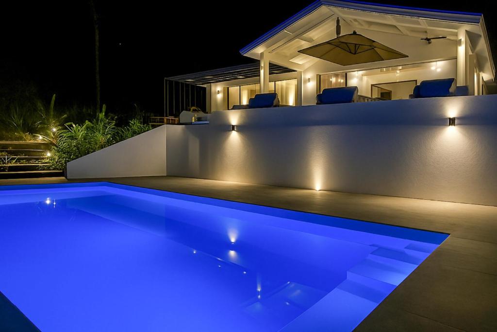 Bazén v ubytování Amazing Oceanview Villa with Private Pool - Fast WiFi nebo v jeho okolí