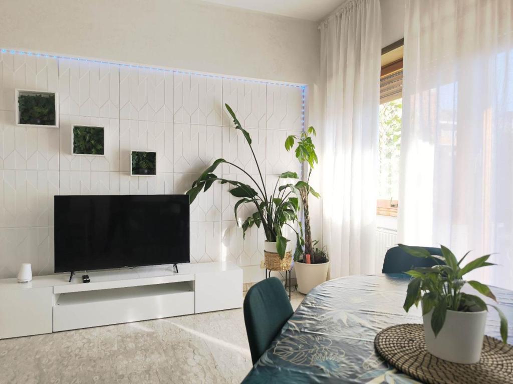 The italian House in Rome a pochi passi dalla metro A - Three-Bedroom Apartment