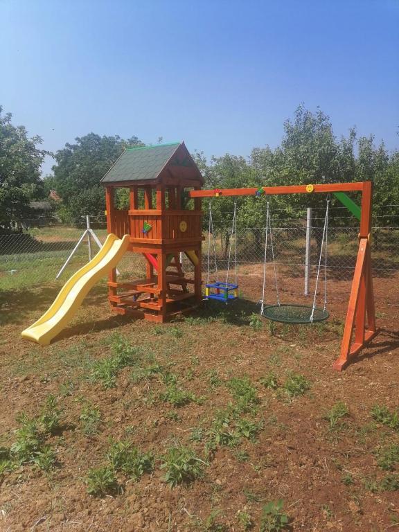 Herní místnost nebo prostor pro děti v ubytování Kuća za odmor SIG