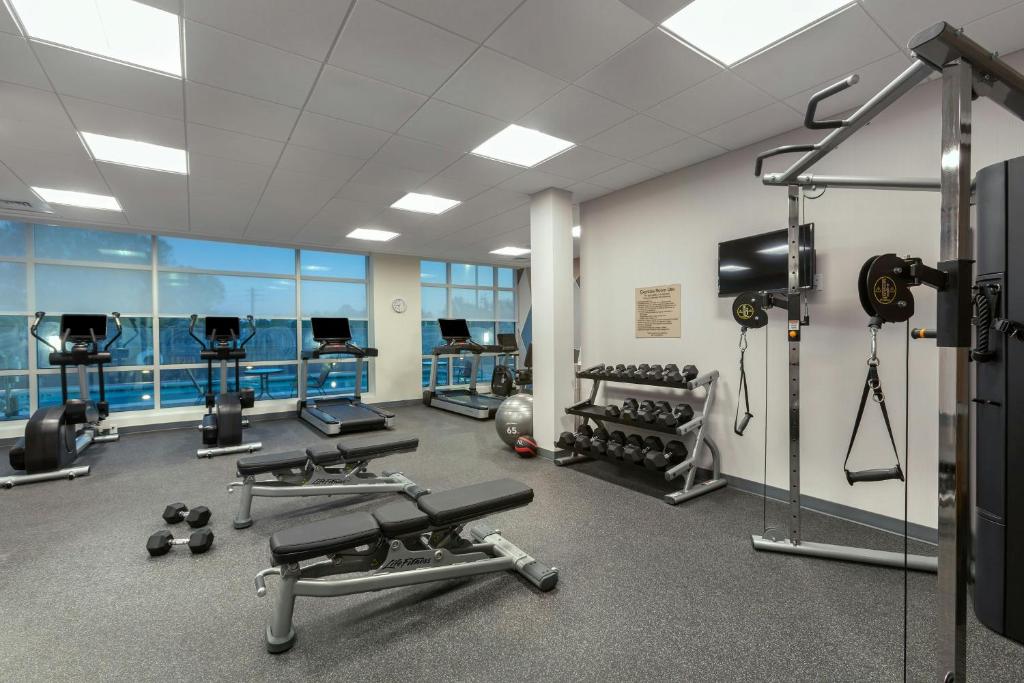 Fitness centrum a/nebo fitness zařízení v ubytování SpringHill Suites by Marriott West Melbourne Palm Bay