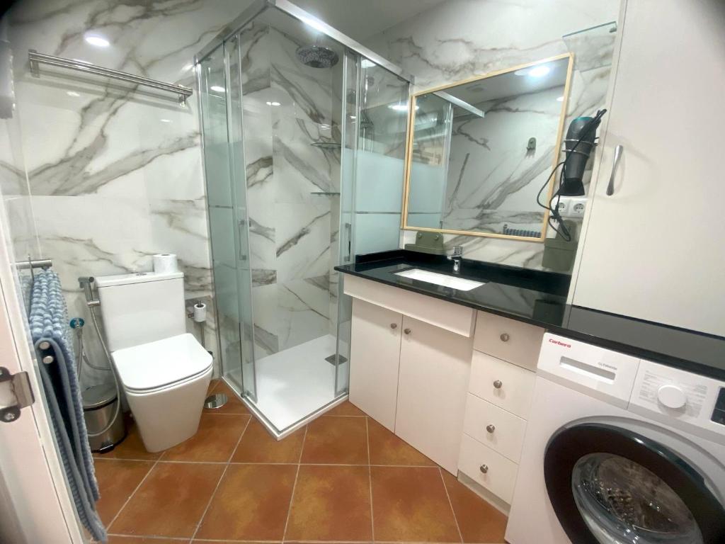 Koupelna v ubytování APARTAMENTO EN EL CENTRO CERCA DE La PLAYA