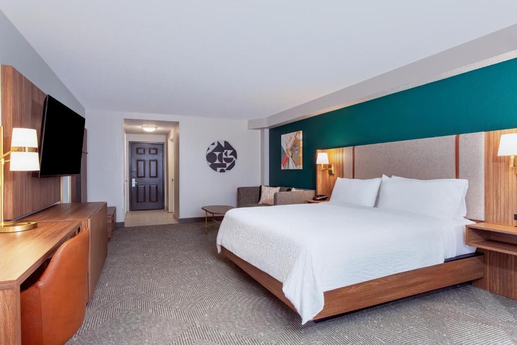 Holiday Inn Hotel & Suites Daytona Beach On The Ocean, an IHG Hotel - 
