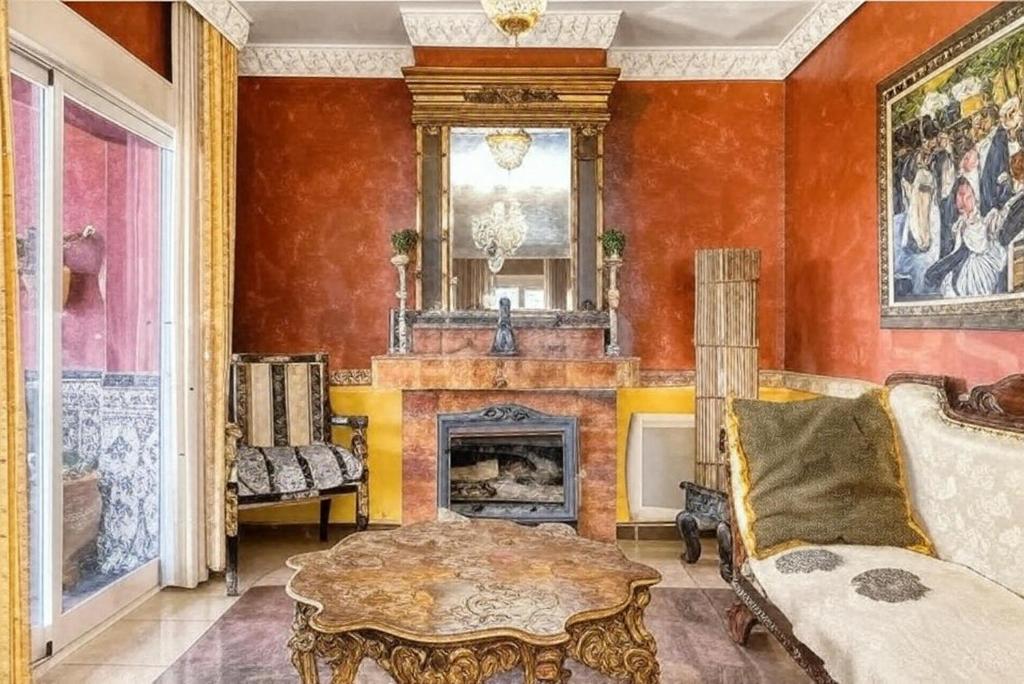 Posedenie v ubytovaní Majestic Villa by the Beach Heated Private Pool & Jacuzzi