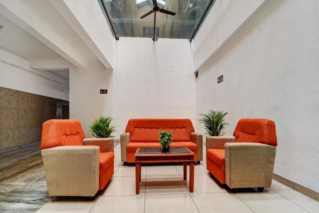 Posezení v ubytování Collection O Skry Hotels Gandhipuram