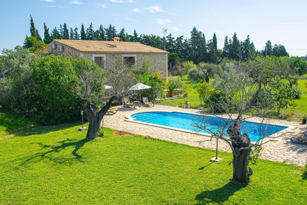 Bazén v ubytování 126 Finca Son Tresco ETV4382 by Mallorca Charme nebo v jeho okolí