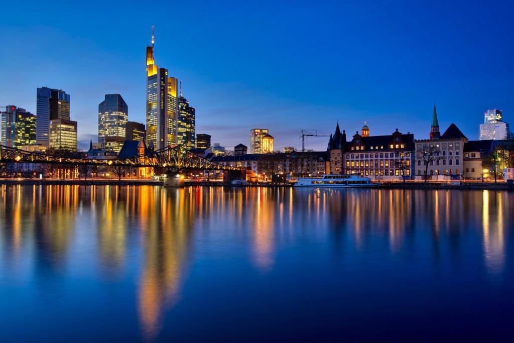 Uma visão geral de Frankfurt ou uma vista da cidade tirada do apart-hotel