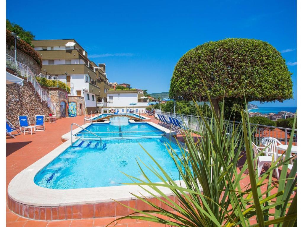 Πισίνα στο ή κοντά στο Classic Appartement in Pietra Ligure