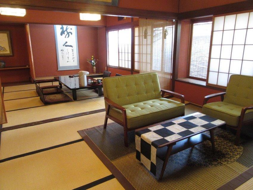 Posezení v ubytování Yoshii Ryokan