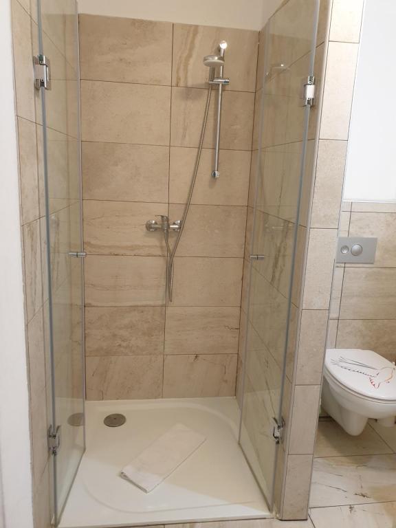 Amber Gardenview Studios Downtown - Resim 18