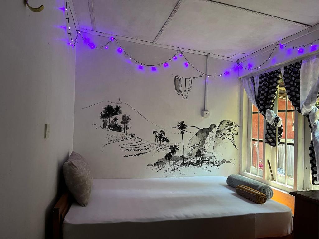 Postel nebo postele na pokoji v ubytování HOME HOSTEL ELLA private rooms only