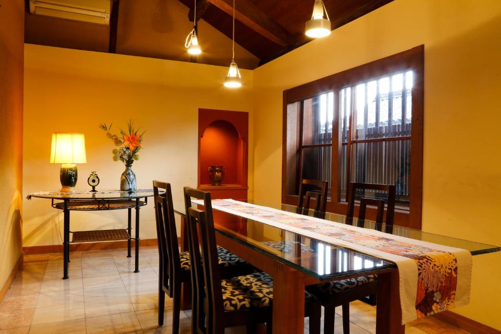 Posezení v ubytování Yoshii Ryokan