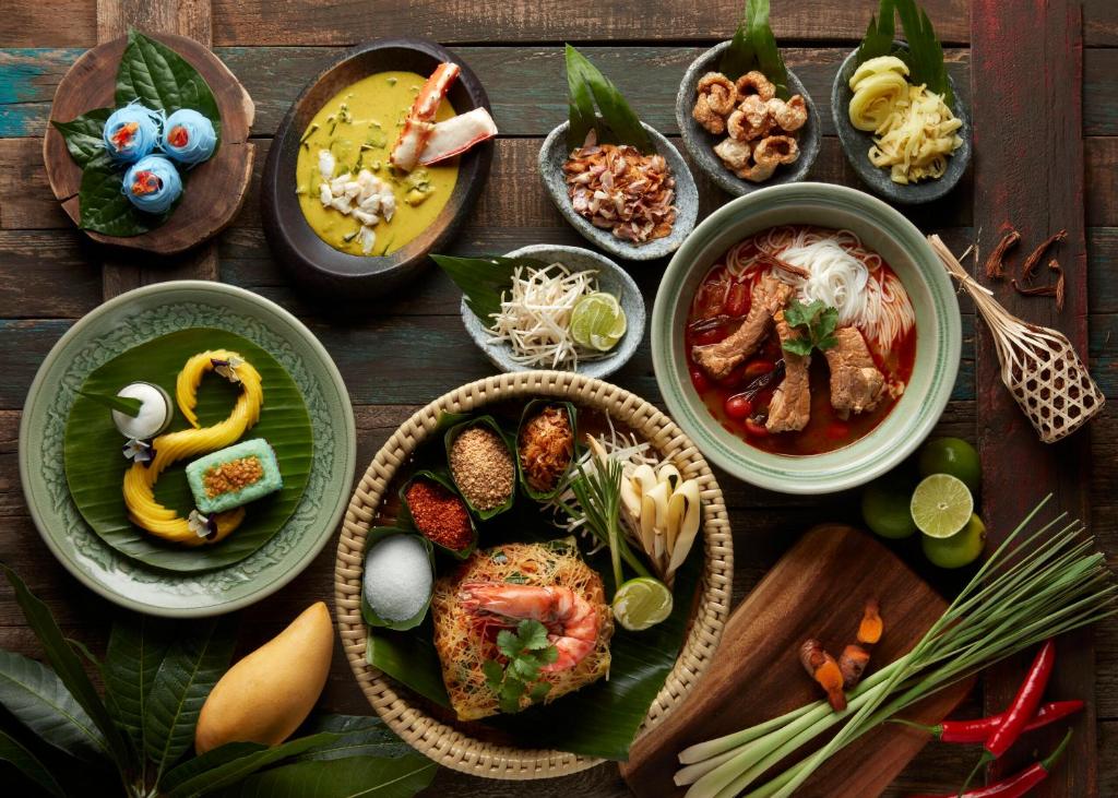 ホテルの敷地内または近くでの食事または食べ物