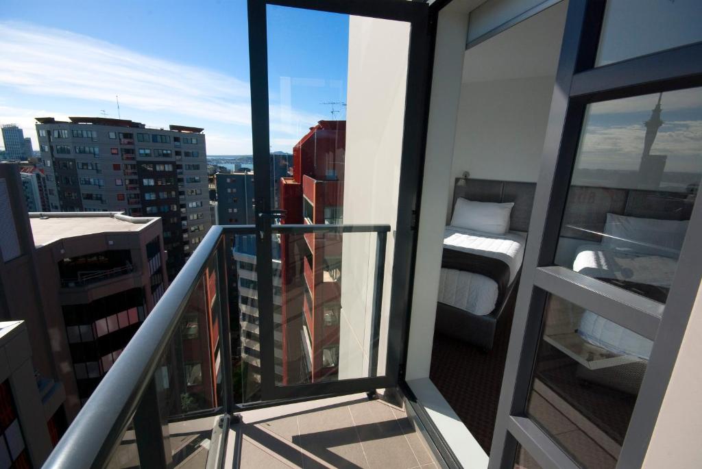 Balkón nebo terasa v ubytování Nesuto St Martins Apartment Hotel