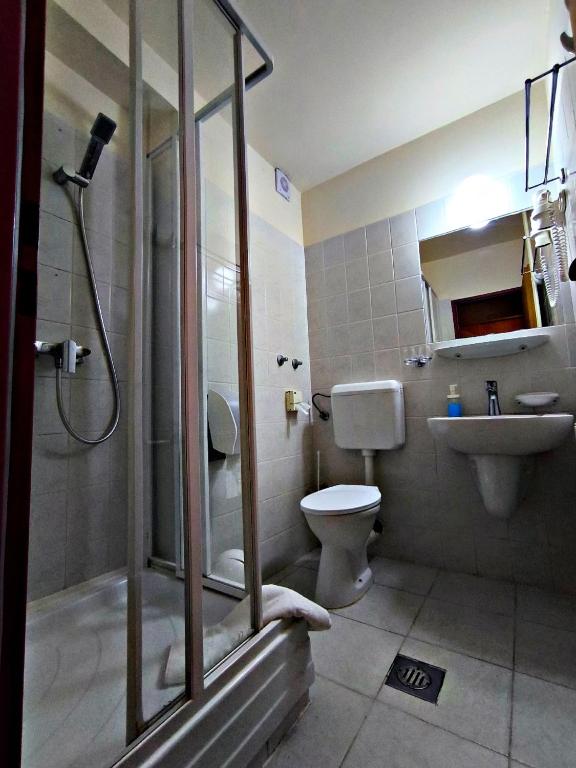 Kúpeľňa v ubytovaní Átrium Hotel Harkány