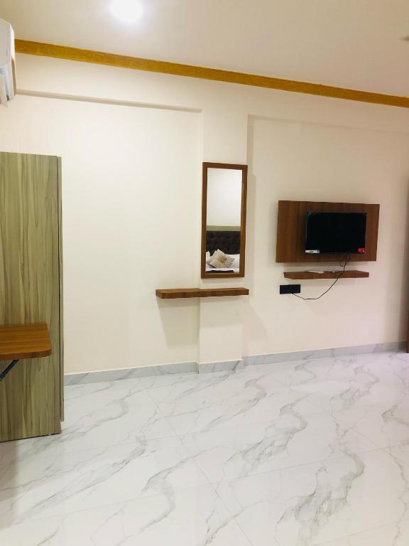 TV a/nebo společenská místnost v ubytování Hotel Small Daddy INN