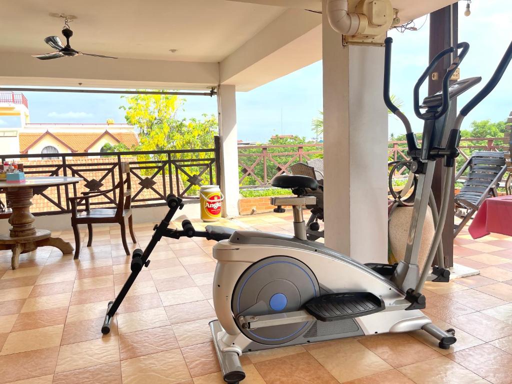 Fitness centrum a/nebo fitness zařízení v ubytování Siem Reap Riverside Hotel