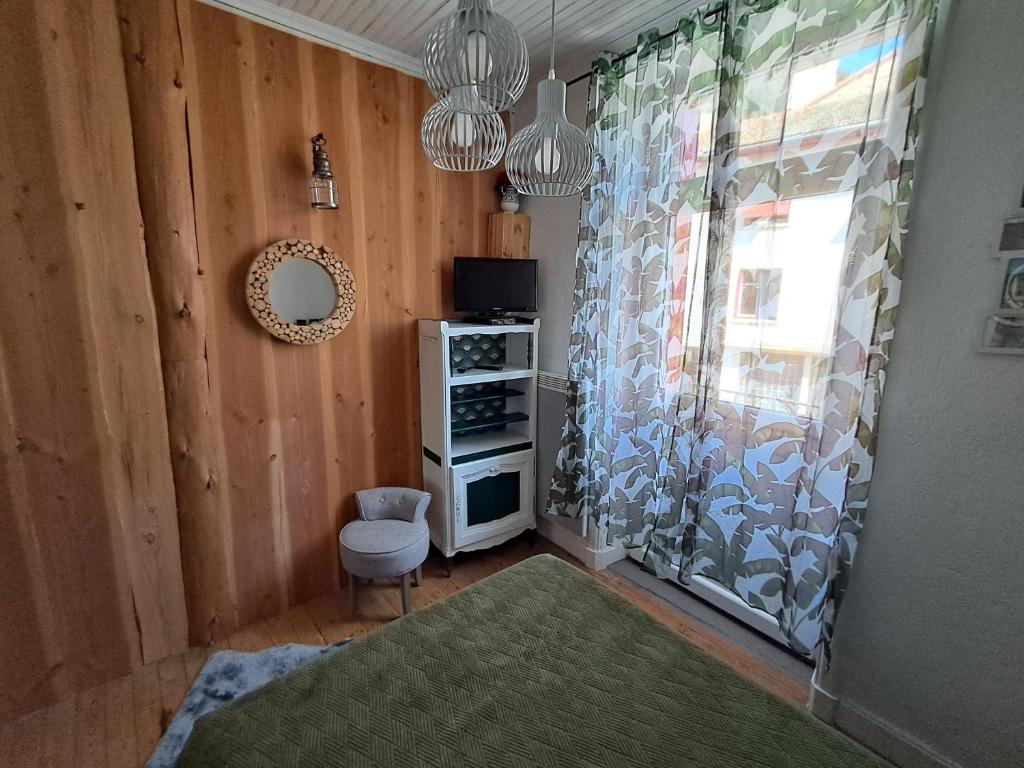 Kuchyň nebo kuchyňský kout v ubytování Le Relais De Rochepaule