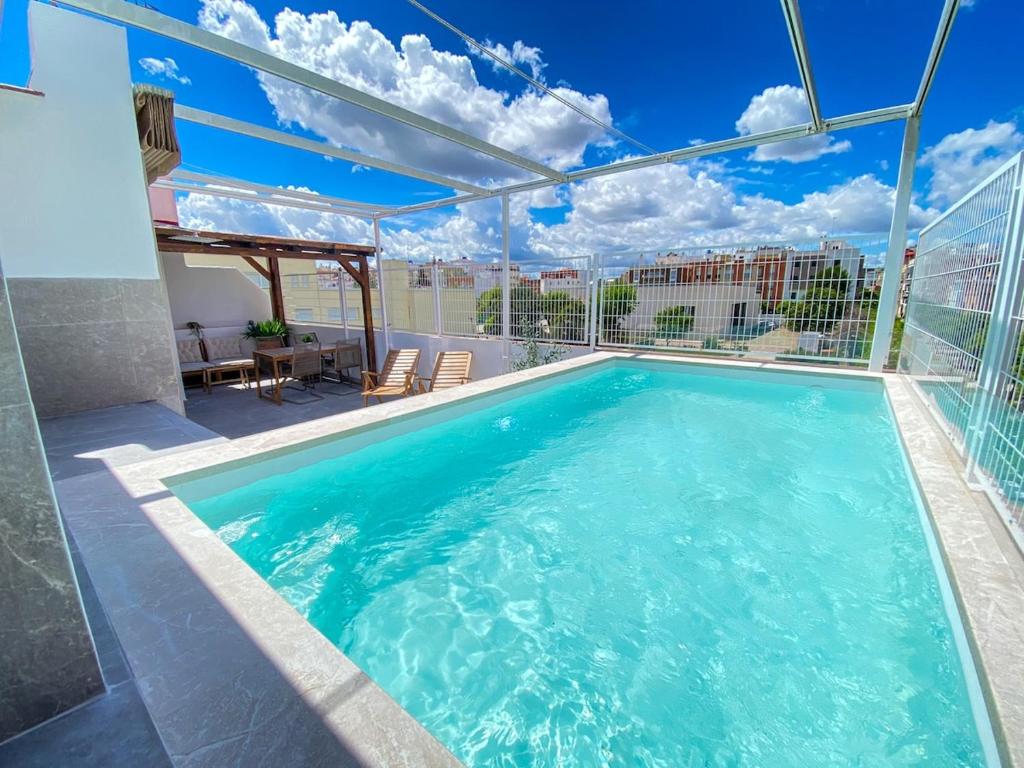 Villa with private swimming pool in Sevilla
