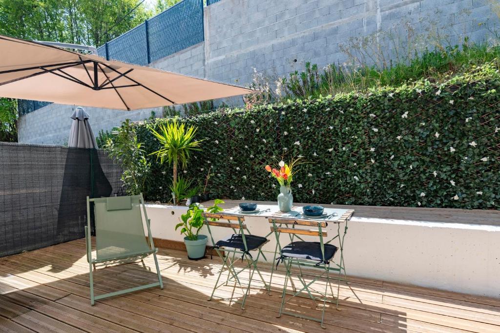 Taman di luar Le Balordo - Duplex climatisé