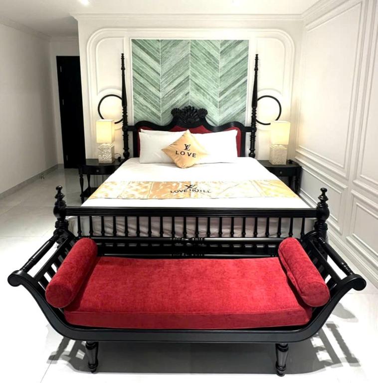 Love Luxury Hotel Bà Điểm 6