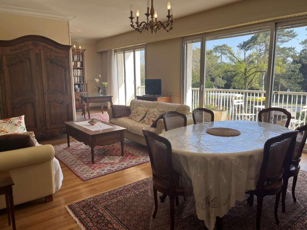 Photo de la galerie de l'établissement Appartement 3 pièces LA ROCHELLE - LR920-100, à La Rochelle