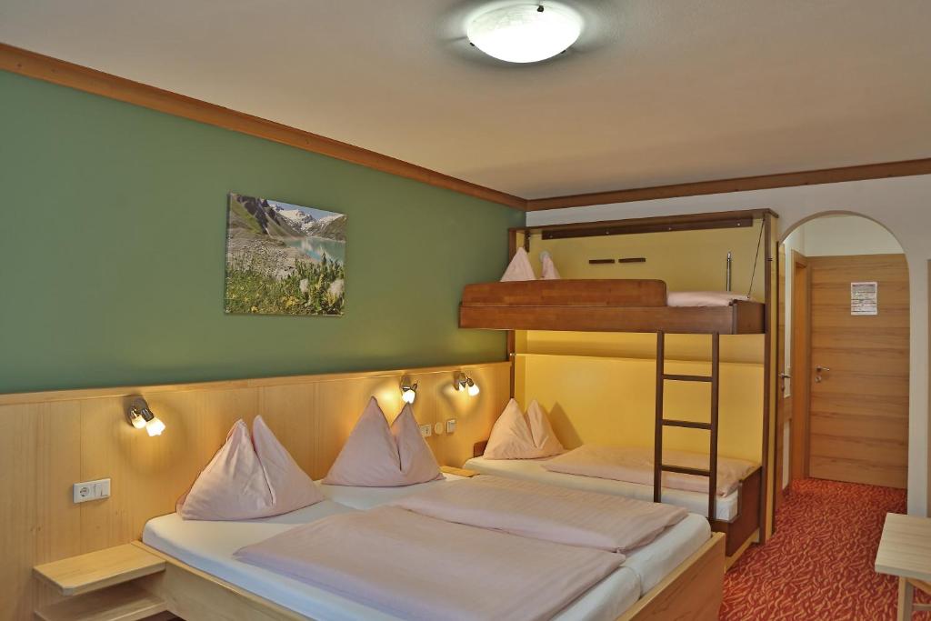 Postel nebo postele na pokoji v ubytování Eschenhof Bed & Breakfast